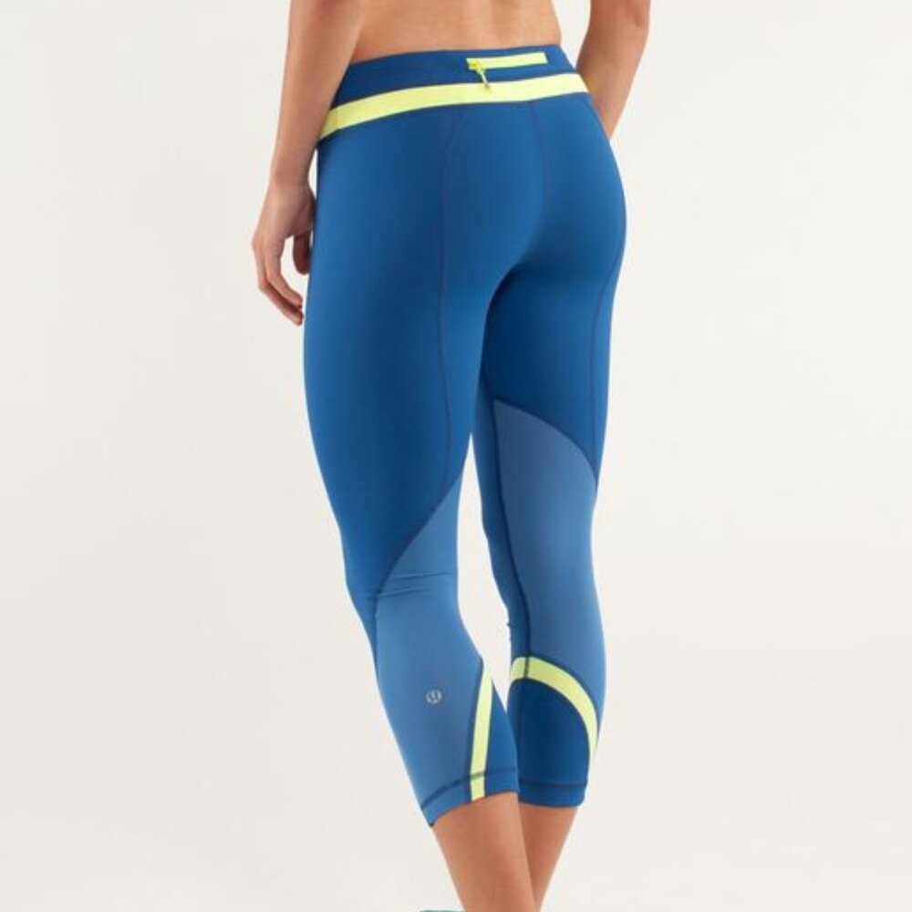 Lululemon Run: Inspire Crop II *All Luxtreme - Size 4